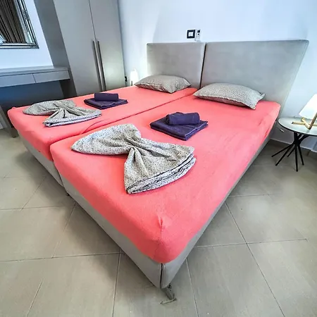 Location, Two Bedrooms 973 * غوليم