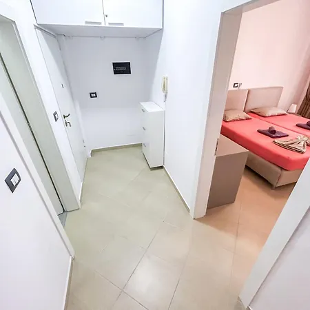 Location, Two Bedrooms 973 イン