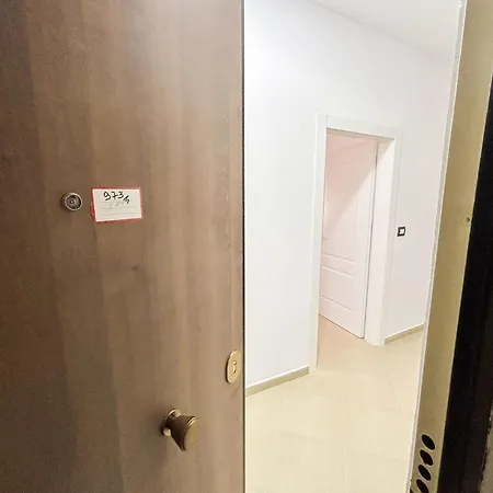 Location, Two Bedrooms 973 * ゴーレム