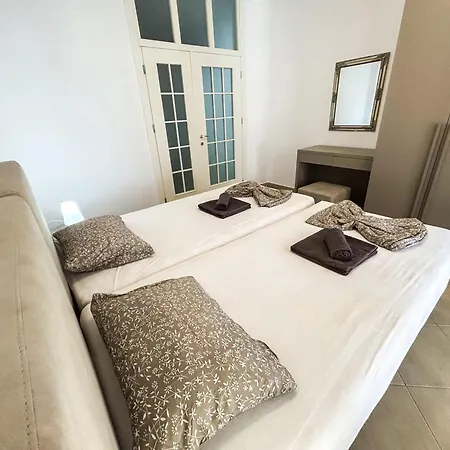 Location, Two Bedrooms 973