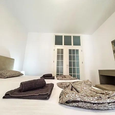Location, Two Bedrooms 973 ゴーレム