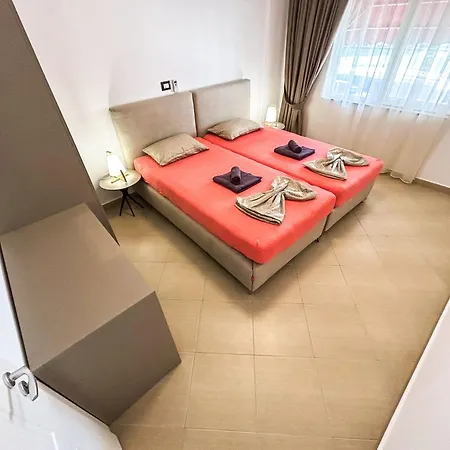 Location, Two Bedrooms 973 イン ゴーレム