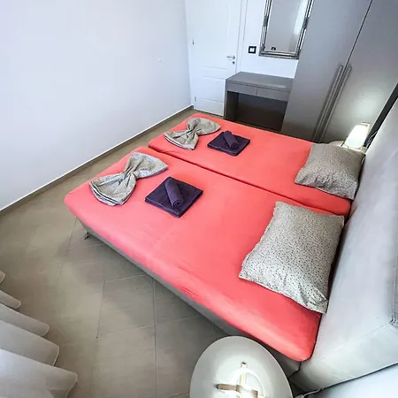 Location, Two Bedrooms 973 * ゴーレム