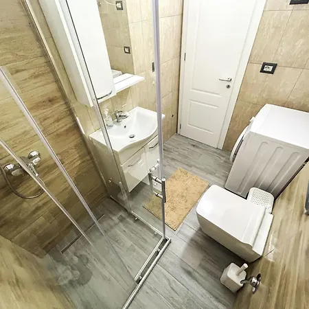 Location, Two Bedrooms 973 イン