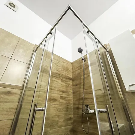 Location, Two Bedrooms 973 غوليم